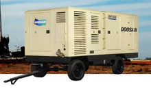 Load image into Gallery viewer, DOOSAN 1000 cfm portable diesel screw air compressor - Hyshina
